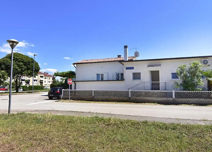 Apartments With A Parking Space Umag - 21359